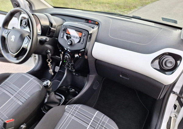 Peugeot 108 cena 27900 przebieg: 39800, rok produkcji 2016 z Rawicz małe 277